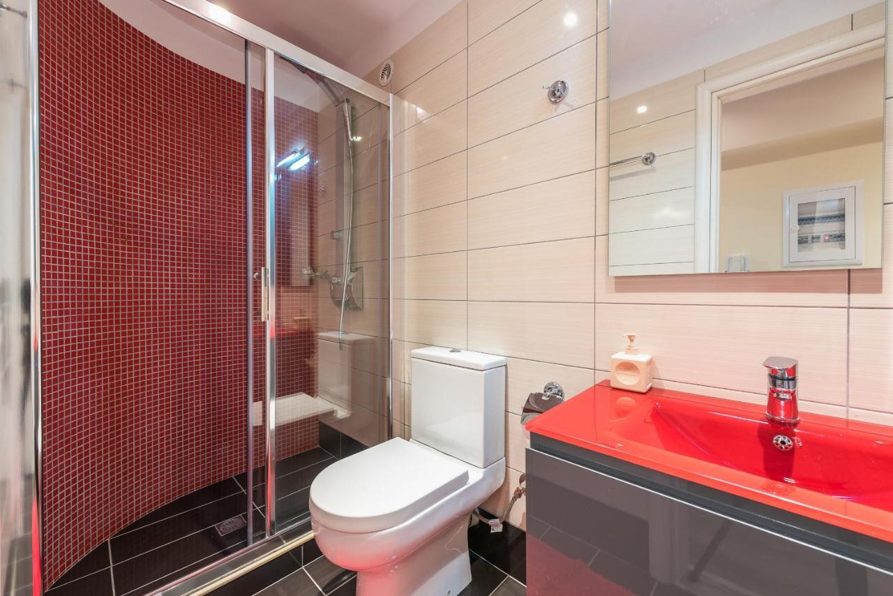 An Impressive 2 Bdr Apt In Glyfada Athens Exterior photo